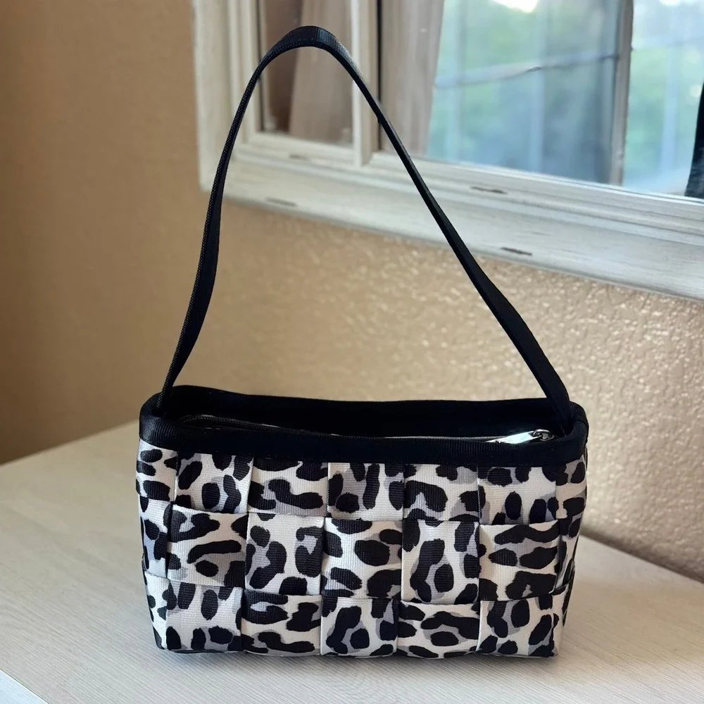 Harveys Seatbelt Bag Leopard Print Woven Shoulder Bag Gray Black Small Baguette